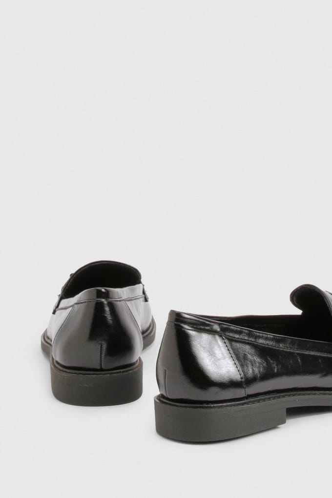 boohoo Dames Loafers met brede pasvorm en hardwaredetails | Black | Maat: 3