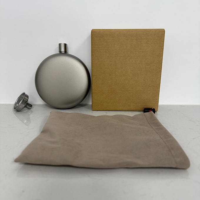 Titanium Flask 180ml Whiskey Flask voor mannen Lichtgewicht Titanium Wijnfles Camping Flask Titanium Ice Flower Without Funnel white