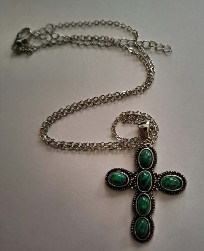 Ketting met groen kruis | Ketting | Kruis | Geloof