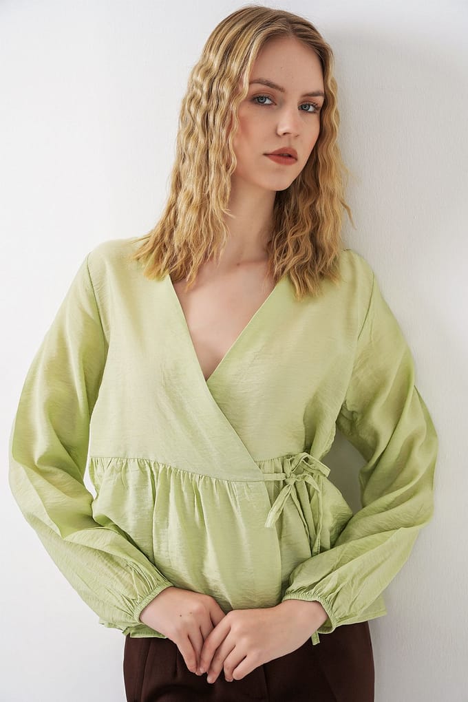 V-hals Blouse met Strikdetail en Kreppé