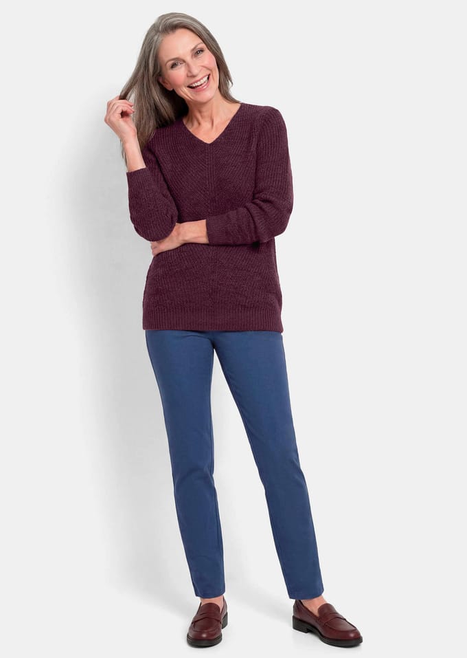 Tricot pullover met naadloze V-hals - bordeaux - Gr. 19 van Goldner Fashion