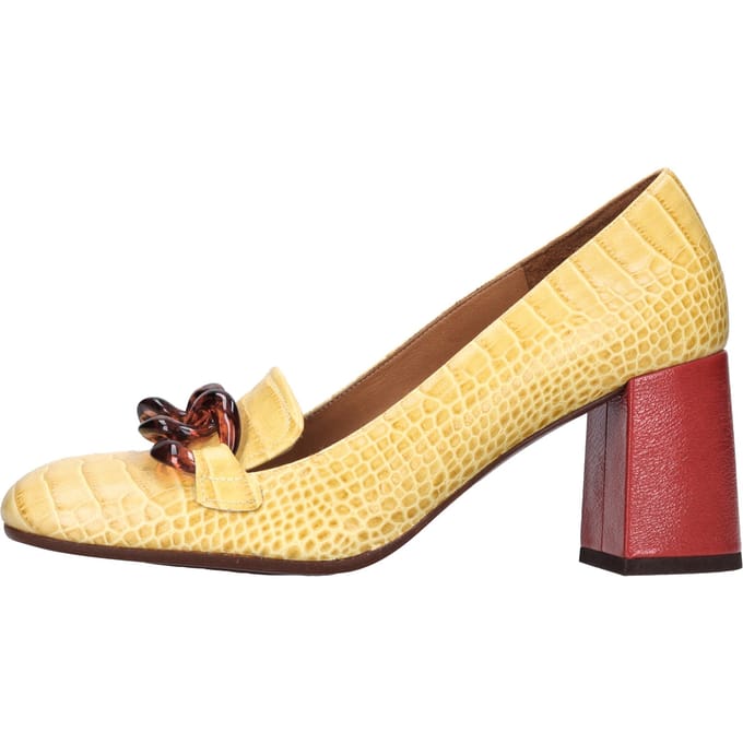 Chie Mihara Lage schoenen Geel