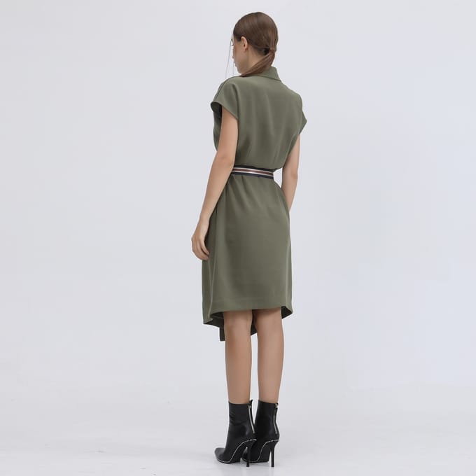 Mid-length wrap Effet-jurk en toegevoegde riem