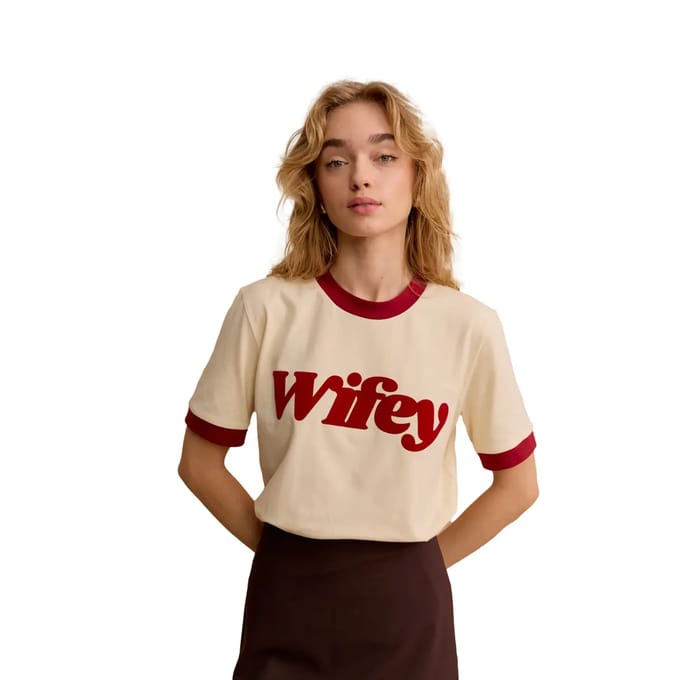 T-shirt dames She is Sunday Wifey