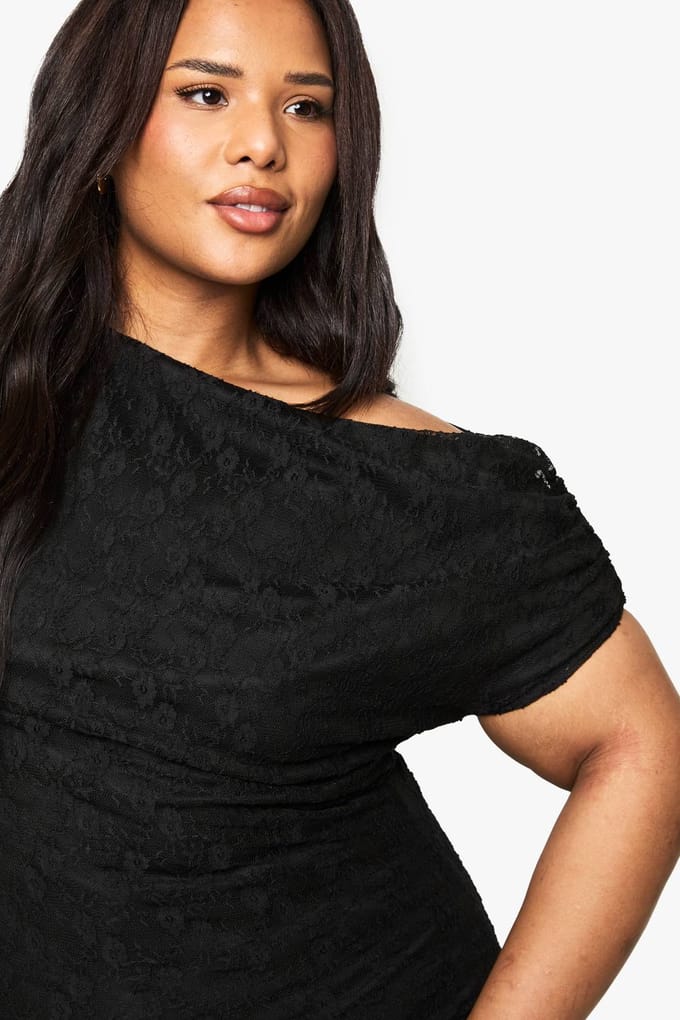 boohoo Dames PLUS ASYMMETRISCHE HALSLijN KANTTOP | Zwart | Maat: 54