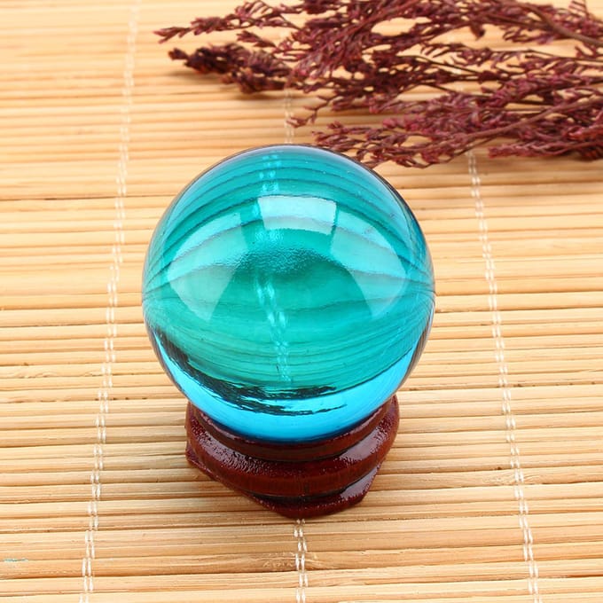 Aziatische zeldzame natuurlijke koningsblauwe kwartskristallen helende bol 40 mm met standaard blue
