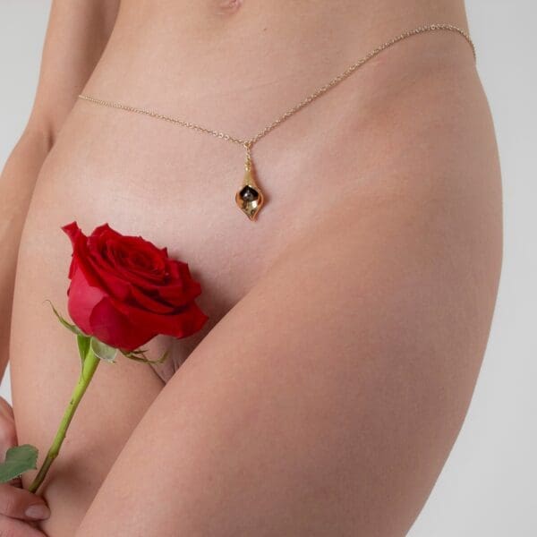 Sylvie Monthulé | Gouden Bodychain | Arum Flower Maat S