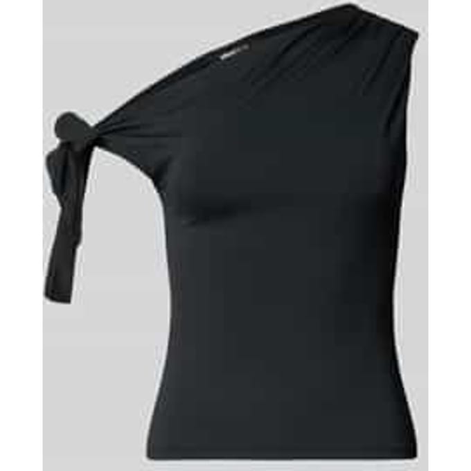 T-shirt in one-shoulder look
