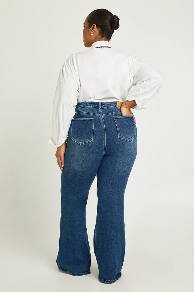 boohoo Dames De Plus Size Hoge Taille Flared Jeans | Grijs Blauw | Maat: 28/30L