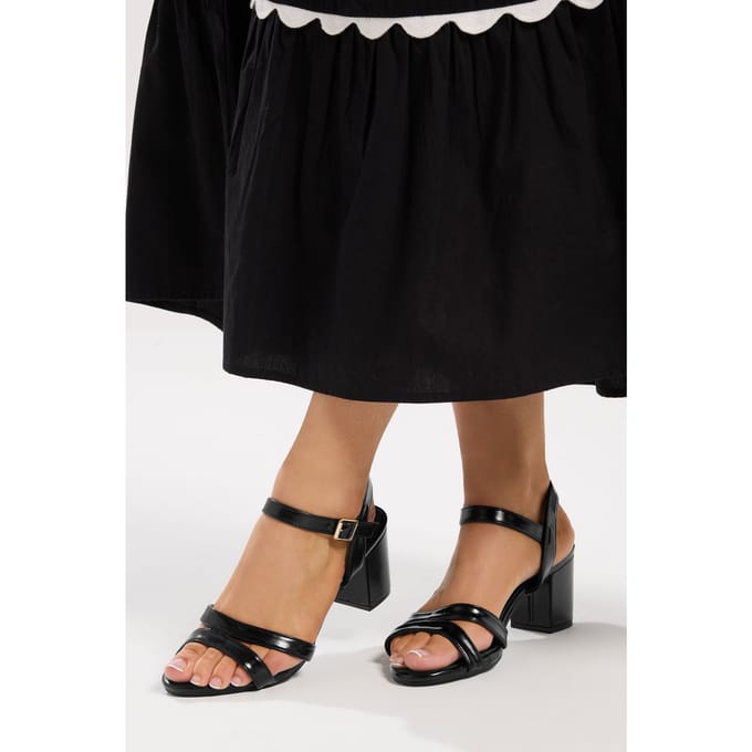 Yours Zwarte Sandalen Van Imitatieleer Met Een Middelhoge Blokhak In Brede Epasvormsize 42E