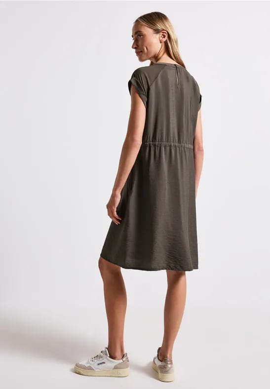 Jurk met mesh details