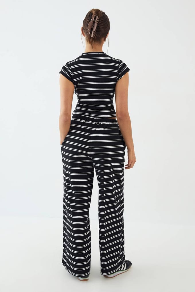 Dames DSGN Studio Gestreepte Wijde Pijpen Broek | Zwart | Maat: Medium