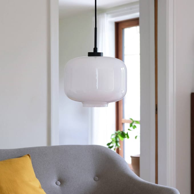 Dyberg Larsen hanglamp Arp, wit, glas, Ø 30 cm