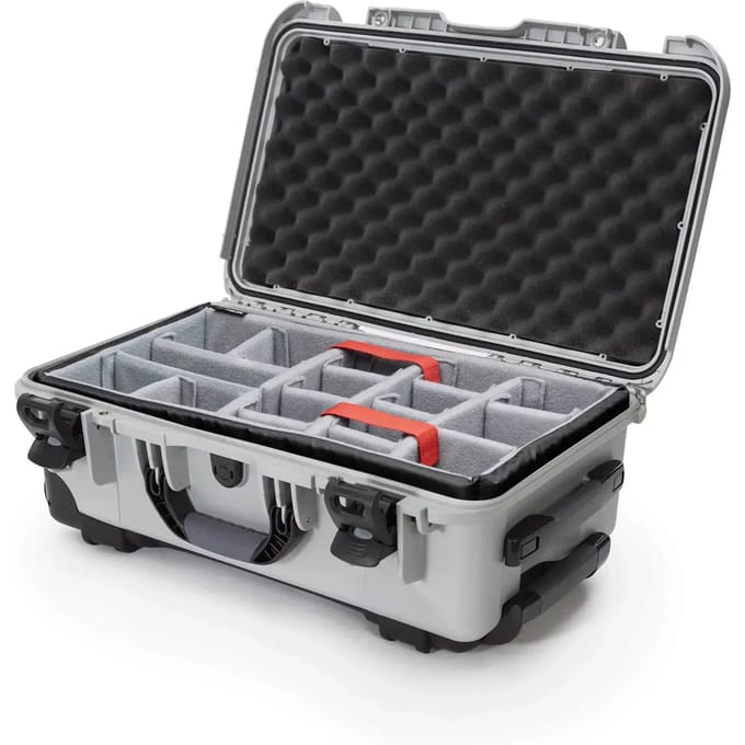 Nanuk 935 Case w/padded divider - Silver