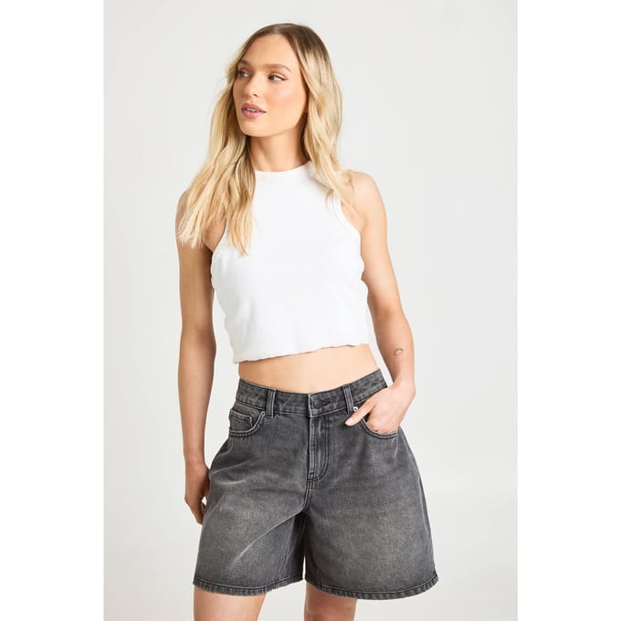 boohoo Dames Petite Denim Boyfriend Short | Washed Black | Maat: 44
