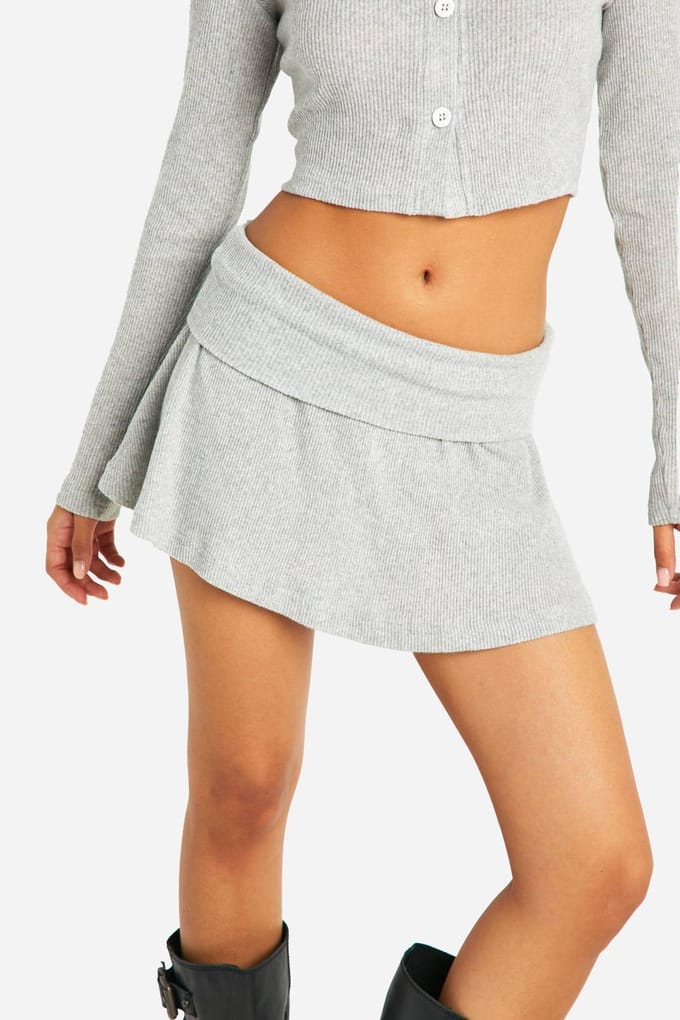 boohoo Dames Geborstelde ribcardigan en minirok set | Houtskool | Maat: 42