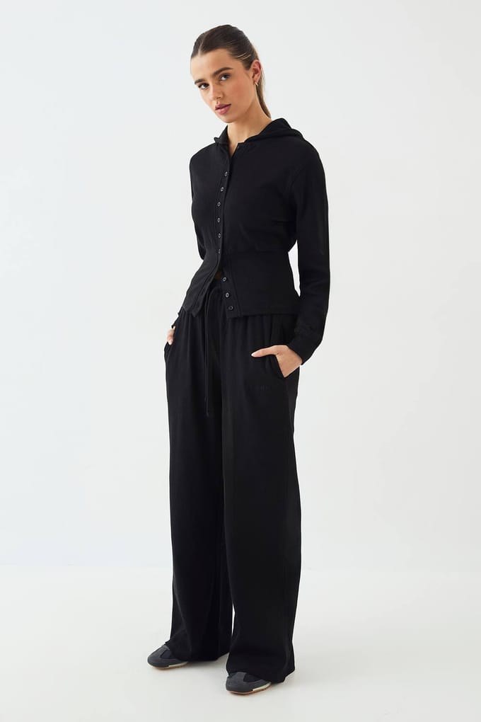 Dames Dsgn Studio Geribbelde Top Met Capuchon, Knoopsluiting En Getailleerd Detail | Zwart | Maat: Medium