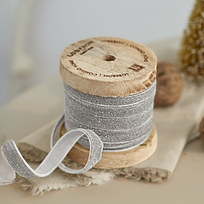LOBERON Fluwelen lint Ulvane zilverkleurig