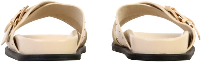 Sandalen om aan te trekken