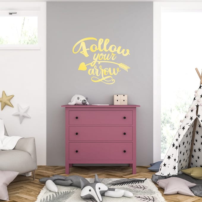 Muursticker - Follow Your Arrow - 58 x 71 - Goud