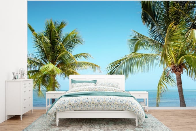 Behang - Fotobehang Palmboom - Boot - Strand - Breedte 295 cm x hoogte 220 cm