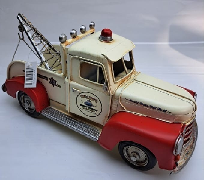 Denza - blikken Amerikaanse auto - garage - takelwagen - Oldtimer car decoratie - 31386 -3250