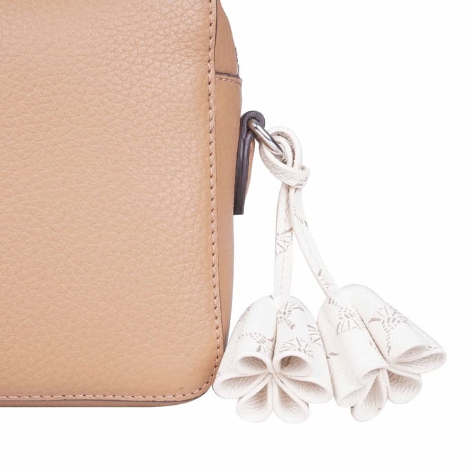 JOOP! Schoudertas Giada Cloe Shoulder Bag Cappuccino Lichtbruin