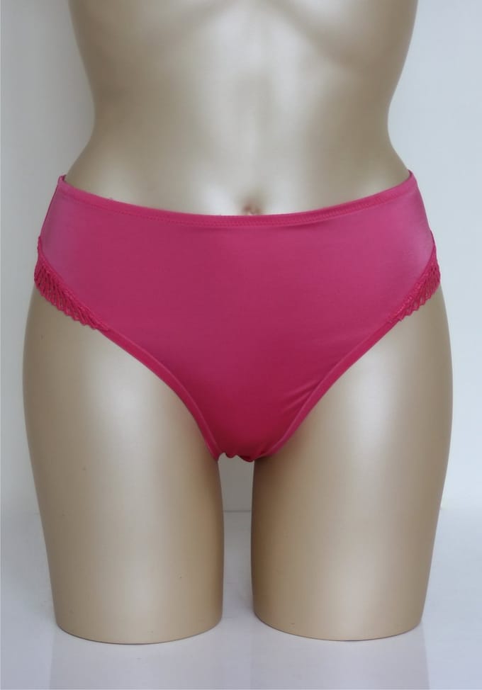 Triumph - True curves - slip - maat 44 / XXL