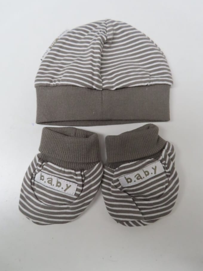Dirkje - Babysetje - Muts + slofjes - 3 maand 62