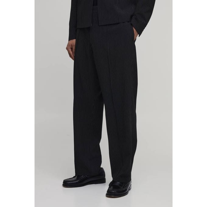 Krijtstreep Relaxed Fit Pak Broek Met Naaddetails | Black | Size 32