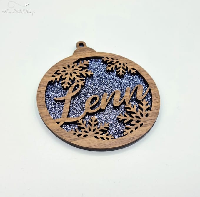 [Nice Little Things] Multilayer kerstbal glitter - Met naam - Zwart - Walnoot