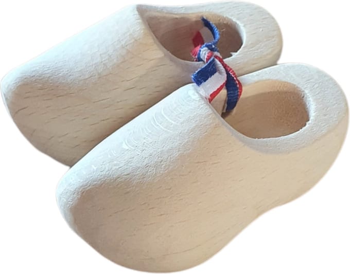 1 paar houten mini klompjes van 8cm x 4.5cm