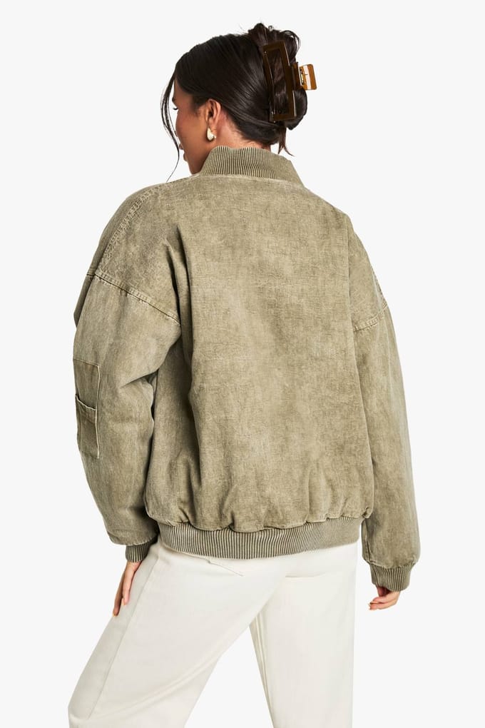 boohoo Dames Oversized bomberjack met washed look | Sage | Maat: 16