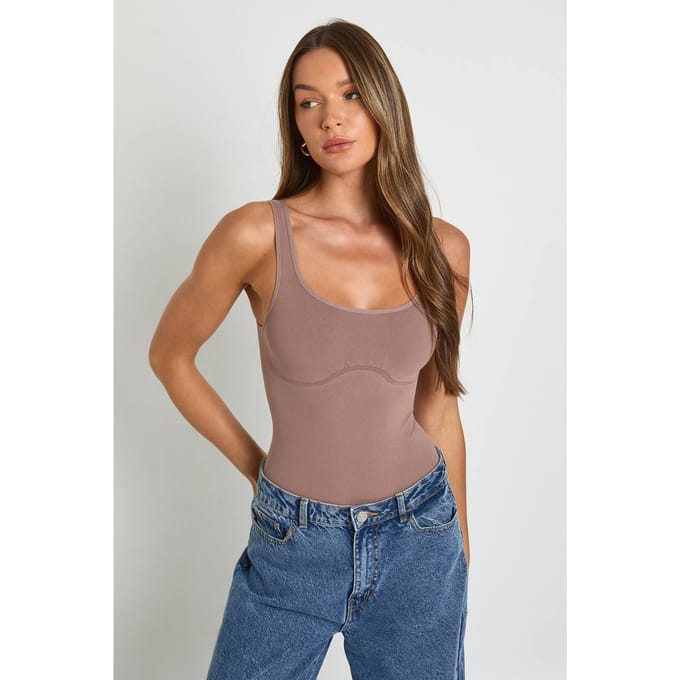boohoo Dames Naadloos V-hals mouwloos bodysuit | Mocha | Maat: Small