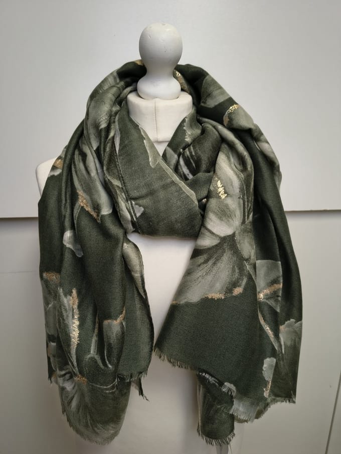 Lange dames sjaal Yolande-gebloemd motief-groen wit mos mint goud