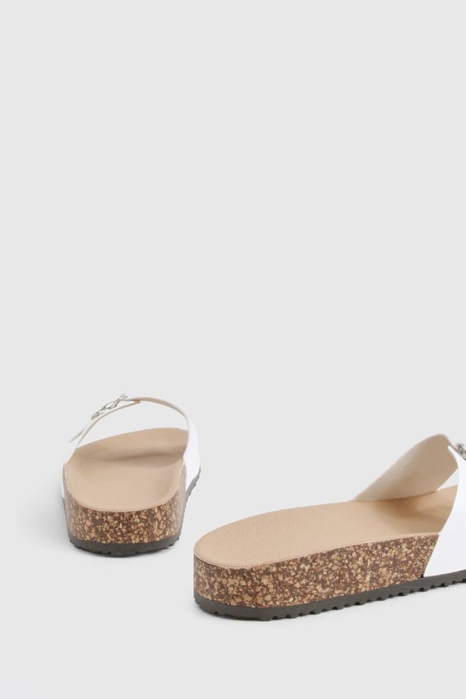 boohoo Dames Buckle Footbed Slider | Wit | Maat: 36