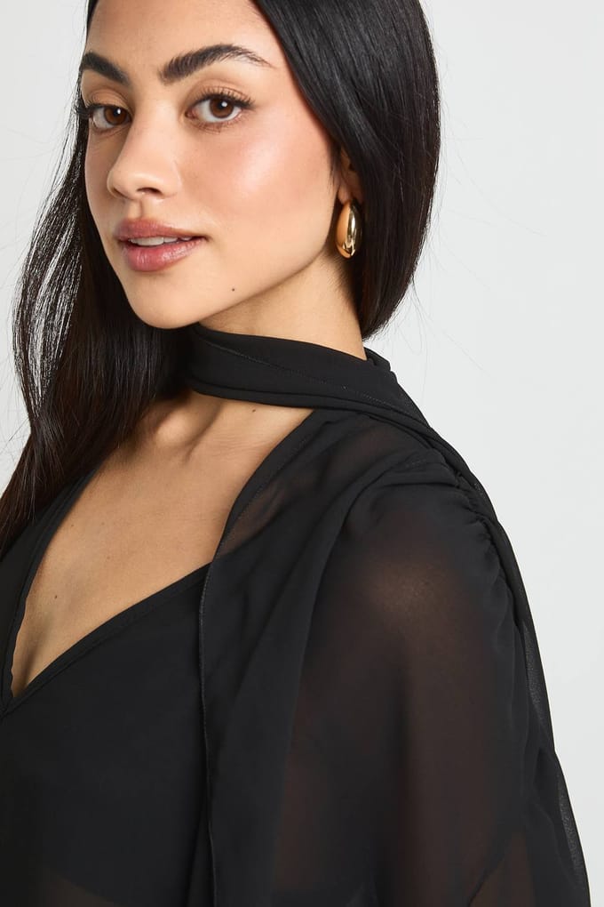 boohoo Dames Chiffon Sjaal Volume Mouw Blouse | Zwart | Maat: 36
