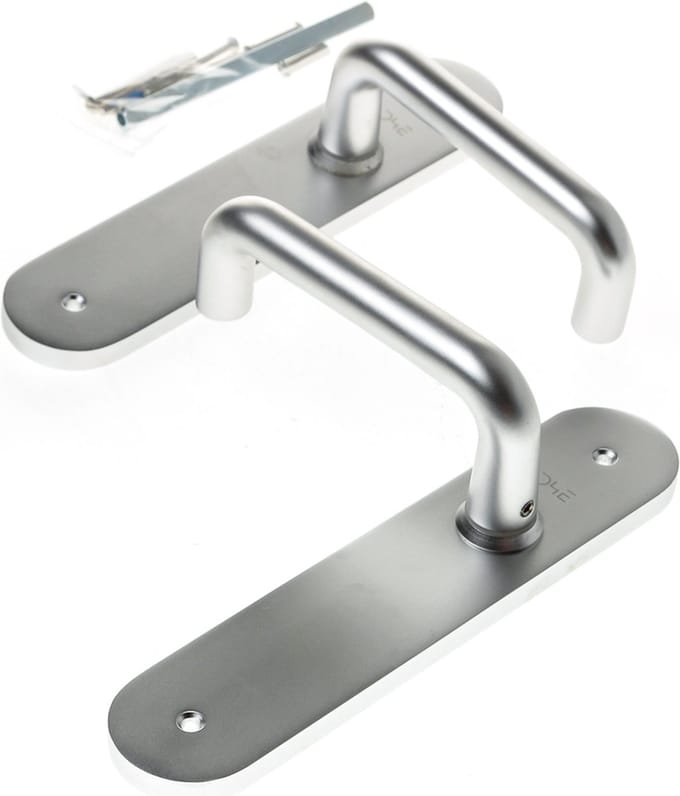 Deurkrukgarnituur aluminium op schild 45x210mm, D-model F1 afgerond model blind