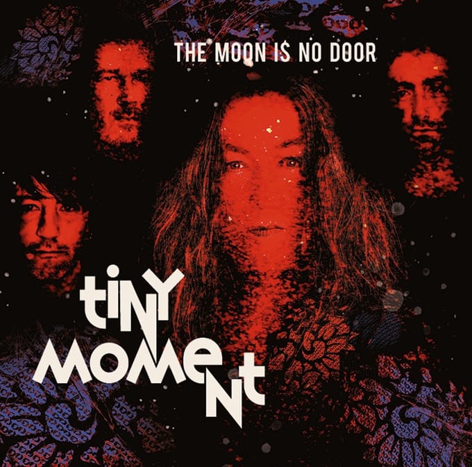 The Moon Is No Door - Tiny Moment (CD)