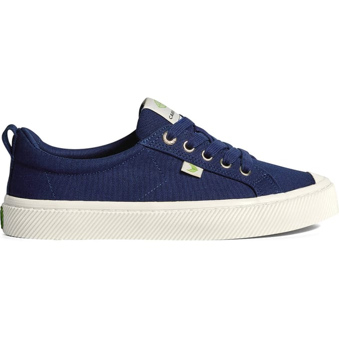 Cariuma Oca Canvas Bright Navy Maat: 36 | Sneakers Outlet | Unisex | Blauw