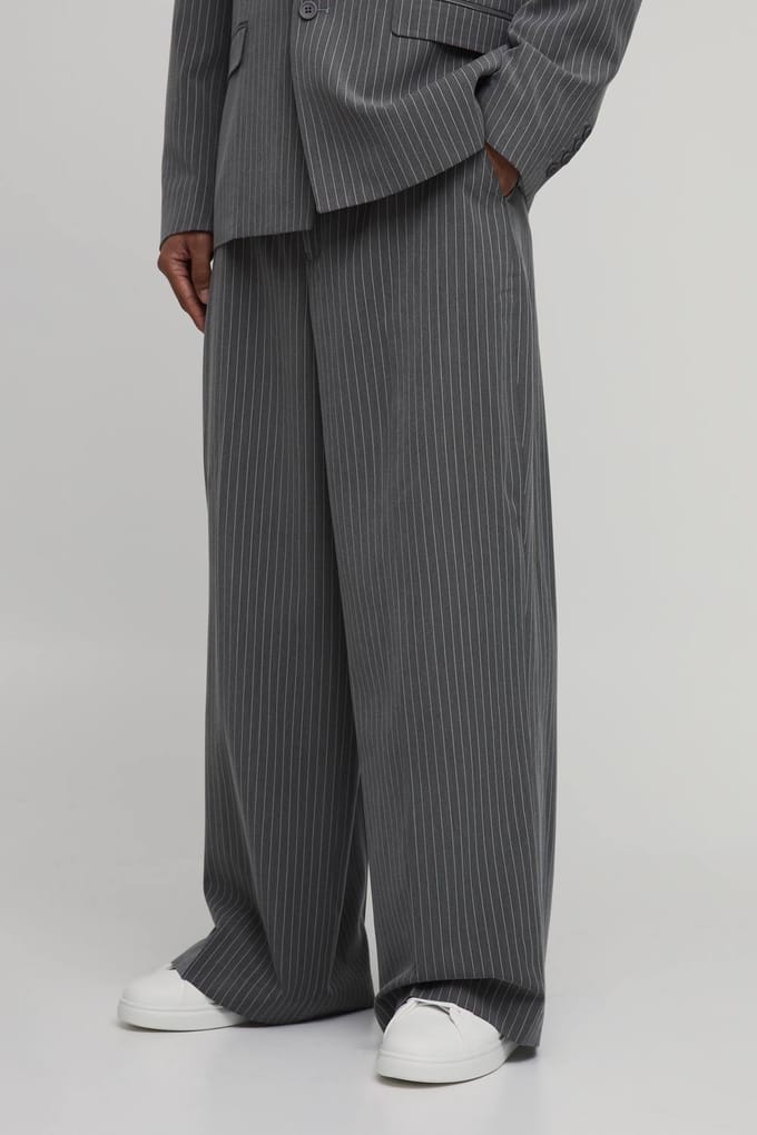 Krijtstreep Wijde Pasvorm Kostuumbroek | Grey | Size 34