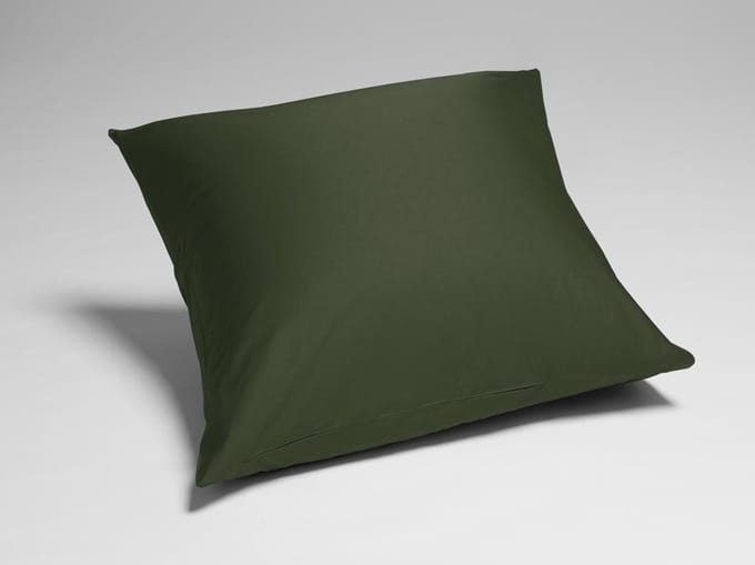 Yumeko kussensloop katoensatijn dark olive 65x65 - Bio, eco & fairtrade - 1 stuk