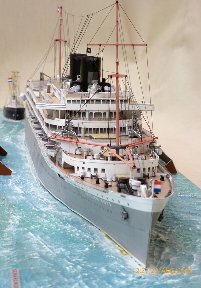 ms Willem Ruys, bouwplaat / schaalmodel in karton,  schaal 1/250,