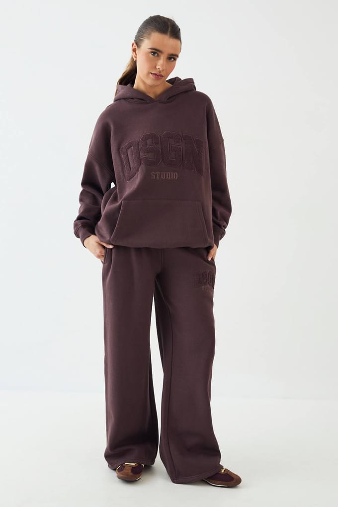 Dames DSGN Studio Badstof Applique Oversized Hoodie | Chocoladebruin | Maat: 3XL