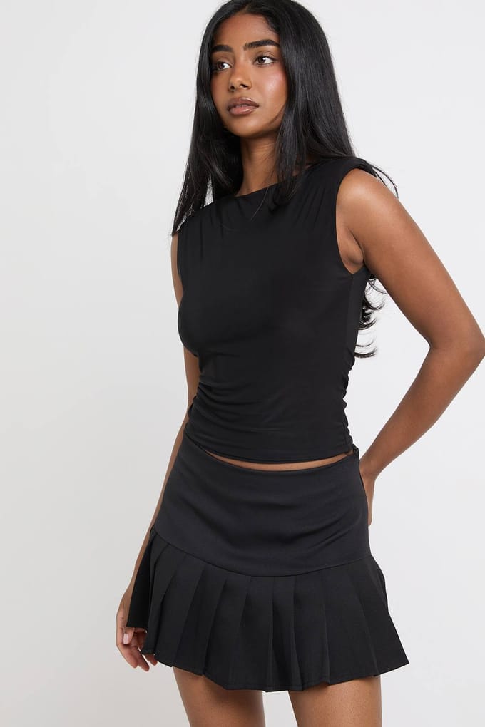 boohoo Dames Getailleerde Geplooide Mini Rok | Zwart | Maat: 42