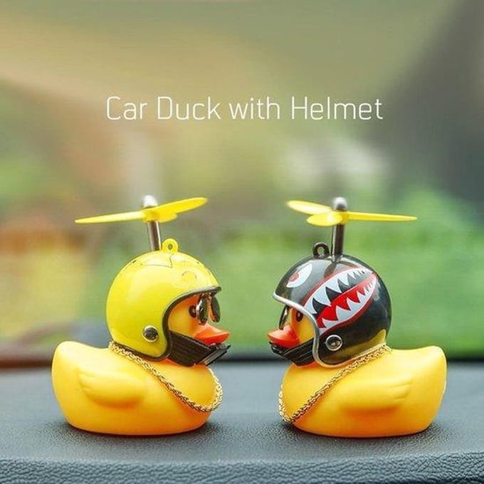 Auto En Fiets Decoratie-Auto Eendje Decoratie - Bad Eend-Eend met Helm-Auto-Fiets-Motor-decoratie ducky met helm - 1 stuks