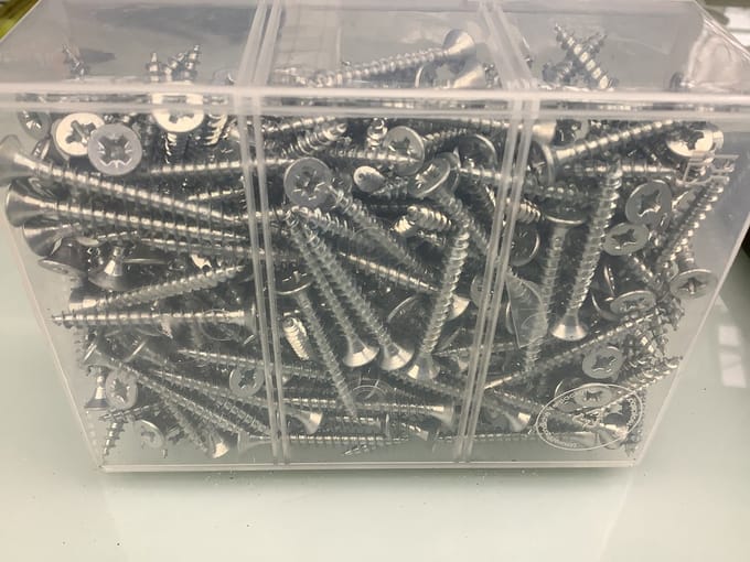 Houtschroeven 4.5 x 40mm. Lang. 300 stuks. Verzinkt. Platkop-pzd-2