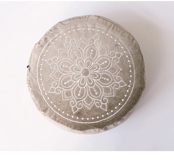 Love Generation - Meditatiekussen - Mandala - Velvet - Taupe