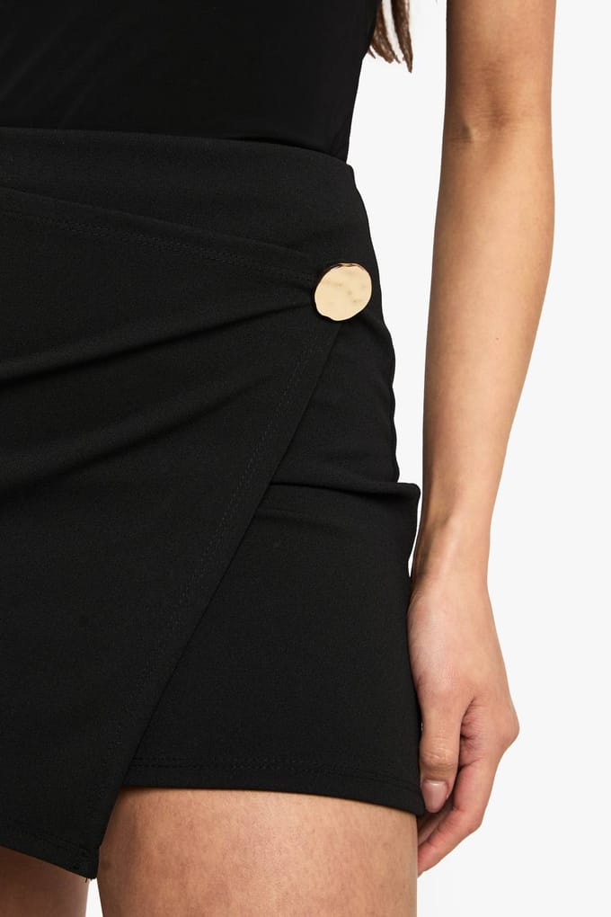 boohoo Dames Crepe Button Detail Wrap Mini Rok | Black | Maat: 8