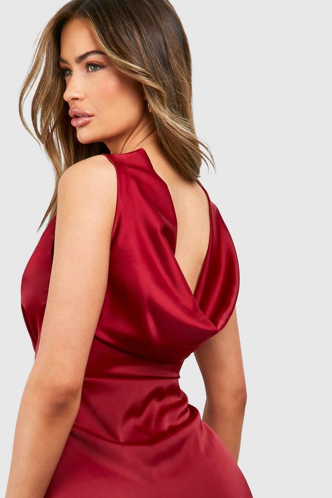 boohoo Dames Satijn Cowl Mini Jurk | Kersen | Maat: 42